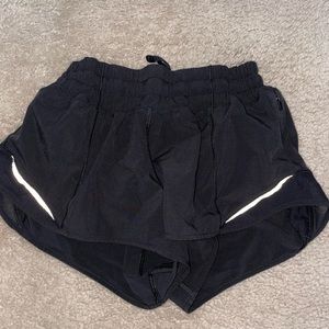 black lululemon shorts